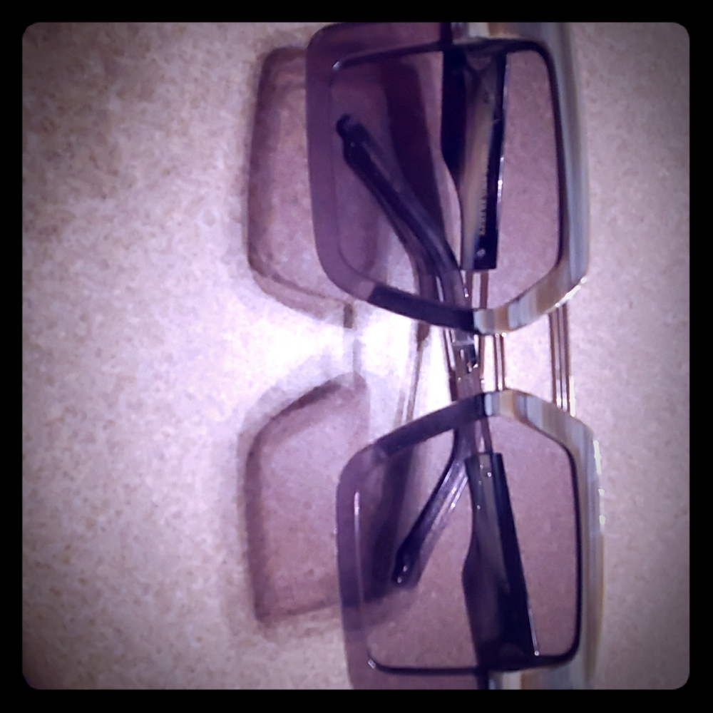 Coco & Breezy Shades